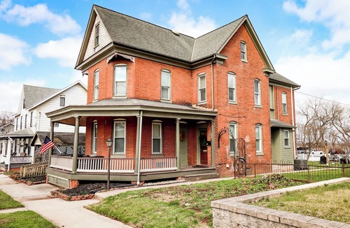 New Oxford House | Spacious Group Stay Near Gettysburg | Room for All & Easy Day Trips Nearby