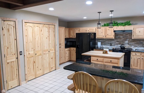Seneca House | Spacious Lake Hartwell home with cozy cabin appeal, 15 mins to Clemson Free WiFi