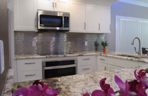 South Bradenton Condo | Spacious Lakeview Resort Condo Near IMG & Anna Maria Beaches w/Pools & Hot Tubs