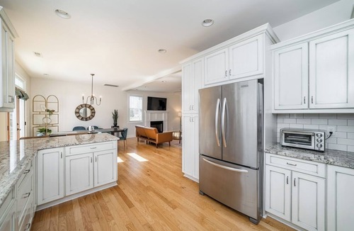 Forest House | Spacious, Modern & Bright | Peaceful Mountain Views!