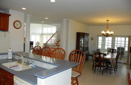North Cape May House | Spacious North Cape May Waterfront home on Delaware Bay comfortably sleeps 14
