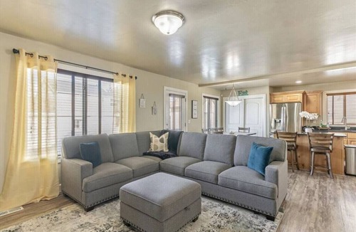 American Fork House | Spacious Oasis | Massage | BBQ | Fire Pit