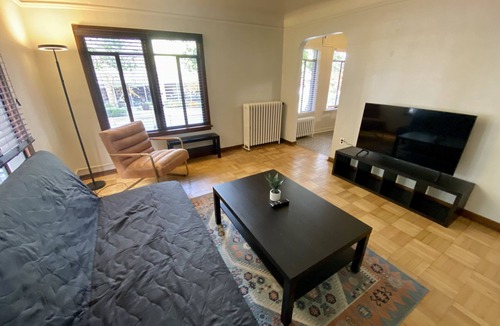 Lower Queen Anne Apartment | Spacious One Bedroom Apartment at the Space Needle!