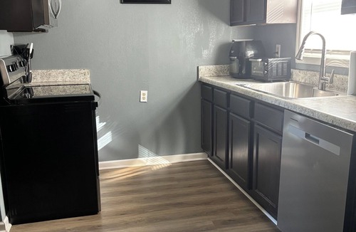 Sycamore House | Spacious Ranch Style 3-bedroom house in adorable Sylacauga