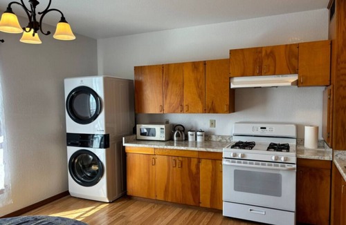 Greenside Park Apartment | Spacious Studio