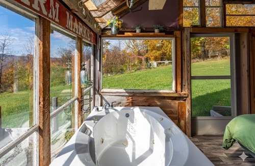 Town of Broome House | Strange Catskills Glamp Barn from 1986 w. Hot Tub + Real Shower & Kitchen