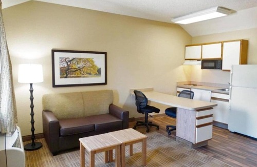 Fishkill Apartment | Studio 6 Fishkill|King bed|Hearing Access|Kitchen