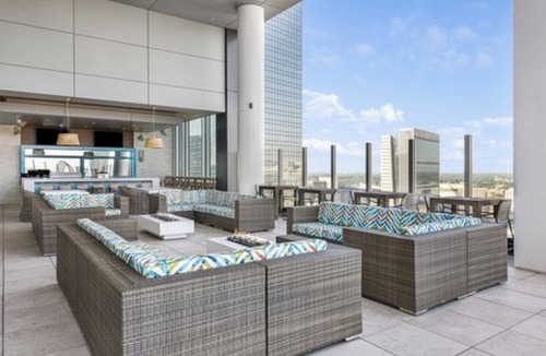 Peachtree Center Apartment | Studio Deluxe Condo, Sleeps 4, Wyndham Atlanta Resort, Downtown!