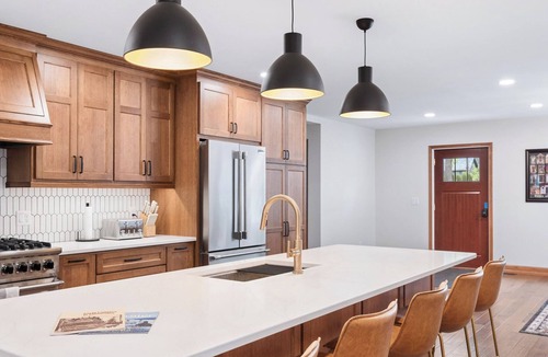 Stillwater House | Stunning 5BR Historic Home, Walk to downtown Stillwater, Sleeps 14, Chef Kitchen