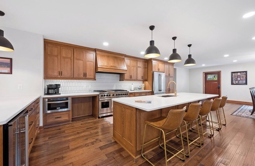 Stillwater House | Stunning 5BR Historic Home, Walk to downtown Stillwater, Sleeps 14, Chef Kitchen