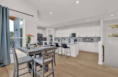 Point Venture House | Stunning Lake Home With Pool-beach-gym-boat Access