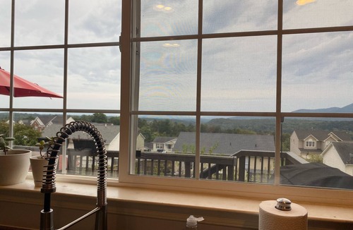 Strasburg House | Stunning Large Home in Shenandoah with Sweeping Scenic Vistas