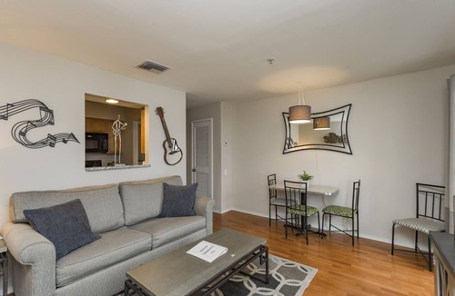 North Capitol Condo | Stunning River View Condo Near Downtown With Free Covered Parking