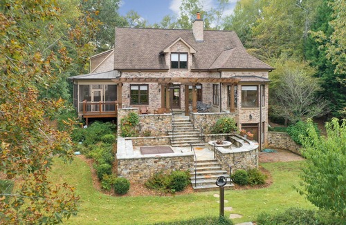 Eatonton House | Summer is Filling Up Fast! The Most Often Rented Cottage on Lake Oconee!
