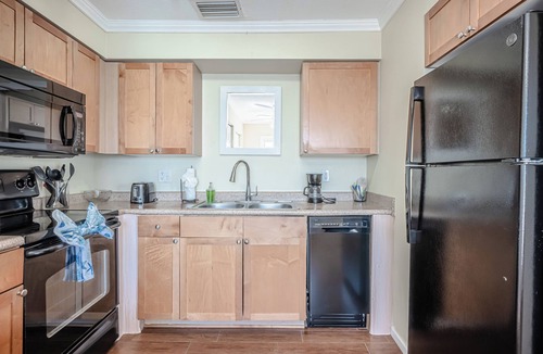 Coquina Key Condo | Sunny 1 BR w/Unobstructed Tampa Bay Views, Resort Amenities, 5 Min to Downtown