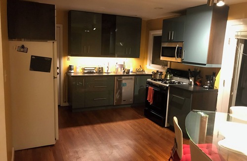 Pentagon City House | Sunny Bright Room with Park Views in Pentagon City