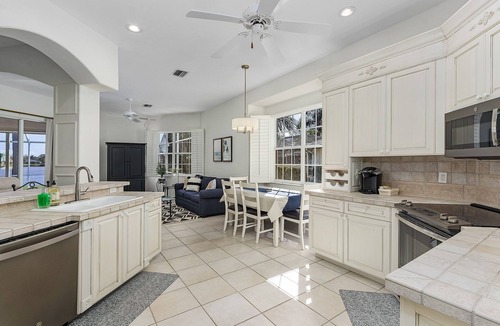 Port Charlotte House | Sunny South-Facing Salt & Heated Pool Spa on FISHING Lake FallWinter 26-27 Avail