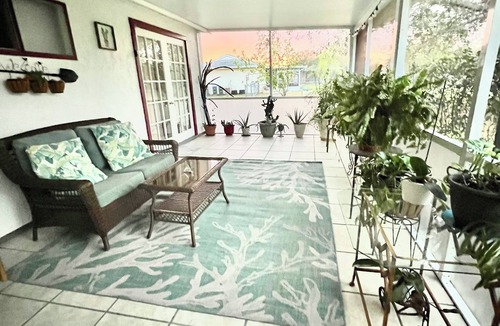 North Port House | Sunshine Hideaway 6 mins to Warm Mineral Springs