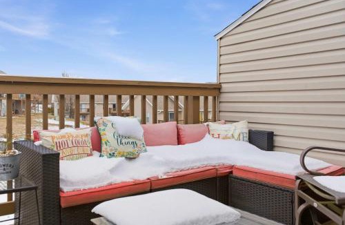 Table Rock House | TaneyCoMo Topia Quaint Studio