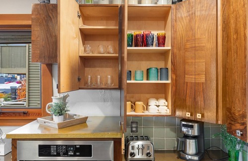 Lower Queen Anne House | Tatalias House