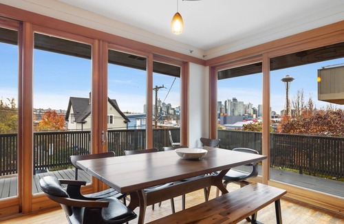 Lower Queen Anne House | Tatalias House