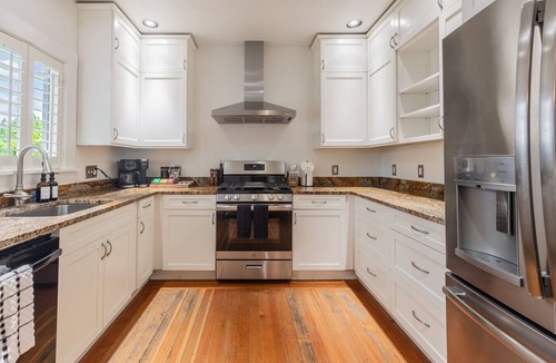 Montlake House | The Arbor Estate | 7BR · Fire Pit + Yard