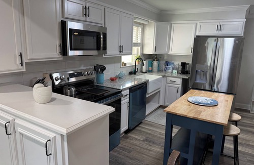 Rogersville House | The Bentley House of Rogersville- 3 Bed/2 Bath- 2025 Renovated/New Furnishings