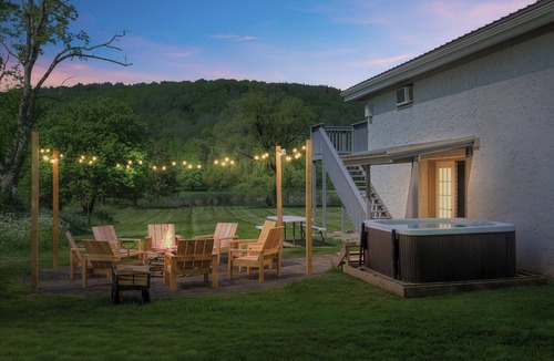 Fleischmanns House | The Hog Mountain Chalet Hot Tub Near Belleayre