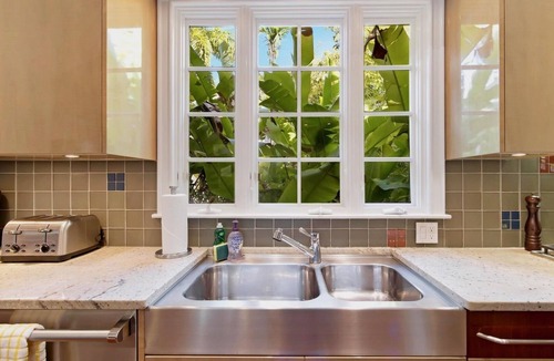 Bahama Village House | *THE ROYAL COMPOUND @ THE ANNEX* Pool + Last Key White Glove Service.