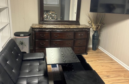 Huntsville House | The Tiger Room. Private King Suite Near Downtown Huntsville