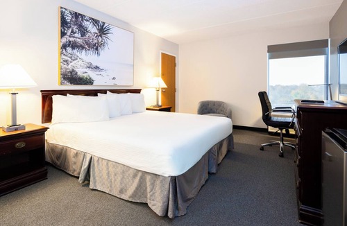 Butztown Hotel | The View Inn & Suites