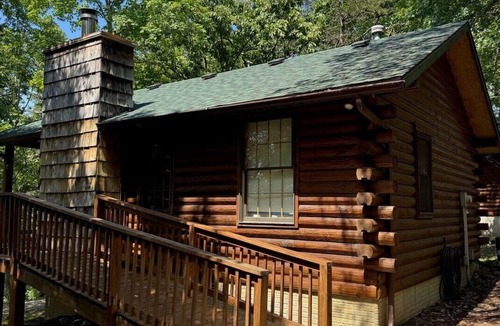 Shell Knob Cabin | The Willows on Table Rock Lake, 1 Bed/1 Bath Log Cabin, Pool, Hot Tub & Dock
