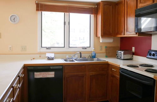 Chautauqua Condo | This is a timeshare condominium complex located on the northern end of Chautauqua Institution at 20 Elm Lane.