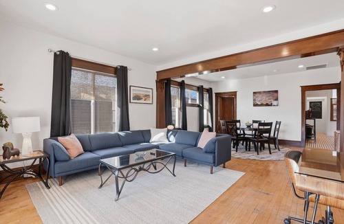 Central City Apartment | Top Floor 2-Bedroom Apartment Near Everything In Salt Lake City