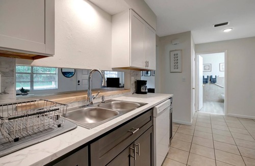 Crystal River Apartment | Tranquil 2-bedroom apartment in Crystal River with WiFi, AC