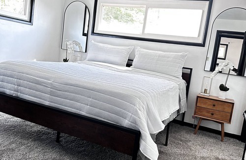 Cape Girardeau House | Updated boho inspired home. Sleeps up to 7 people