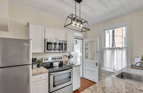 Lancaster House | Upscale 3-bedroom 2 ba home + Free Pkng Permits, WiFi, AC Fully Equipped Kitchen
