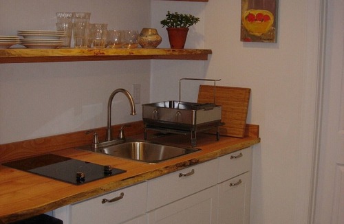 Fifeville Apartment | UVA Hospital Area Free Guest Parking No Stairs Separate Private Entrance