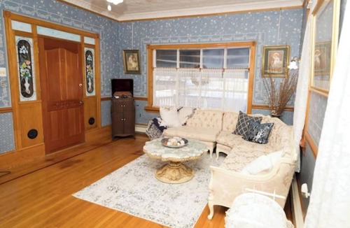 Beach Haven Apartment | Victorian Beachside Apartment