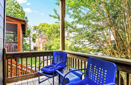 Old Fourth Ward House | Walk to BeltLine, Stylish 2BR w/Deck, Sleeps 4