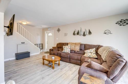Southend House | Walk to Brigantine Beach: Condo w/Furnished Patio
