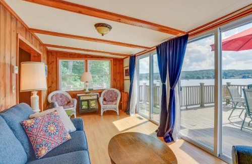 Scottsburg House | Waterfront Escape on Loon Lake: Private Beach!