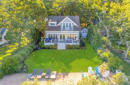 Southold House | Waterfront, New Construction North Fork Beach House