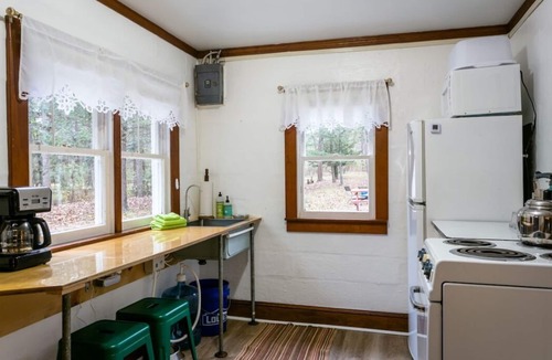 Dayton Cabin | Weaver Cabin: A Glamping Experience