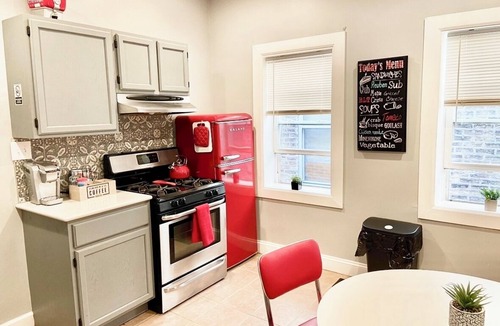 Noble Square Apartment | Wicker Park by Downtown and the Salt Shed Last Minute Special 99.00 July 28-30