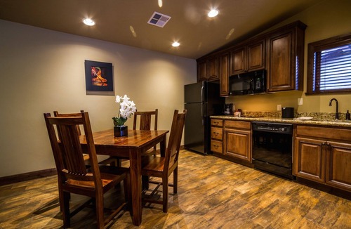 Zion National Park South Entrance Apartment | Zion Canyon Base | 1 Unit | 0.7 Miles to Zion Nature Center and Main Shuttle Hub