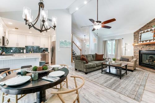 ~ 1 Mi to Dtwn Alpharetta: Home w/Screened Porch!