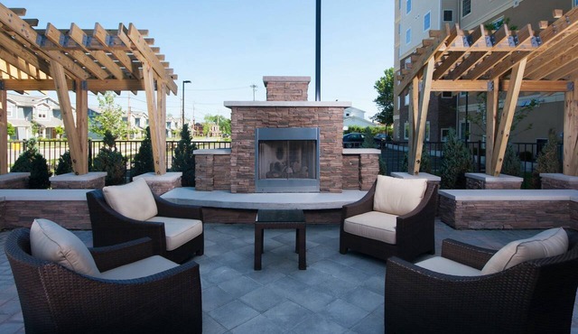1BR Suite w/2 Dbl Beds | Free Breakfast & Pool