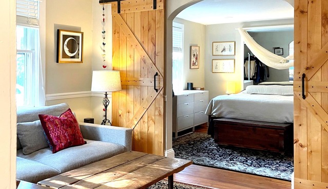 1st floor Apartment in Center of Town