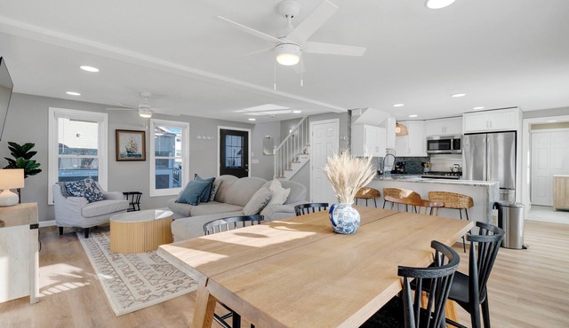 2 Bed/2 Bath Private Beach House One Block from the ocean. in Hampton